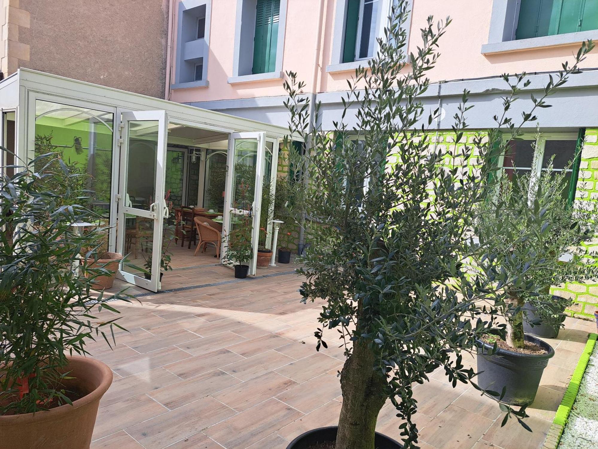נבר Hotel Beausejour מראה חיצוני תמונה