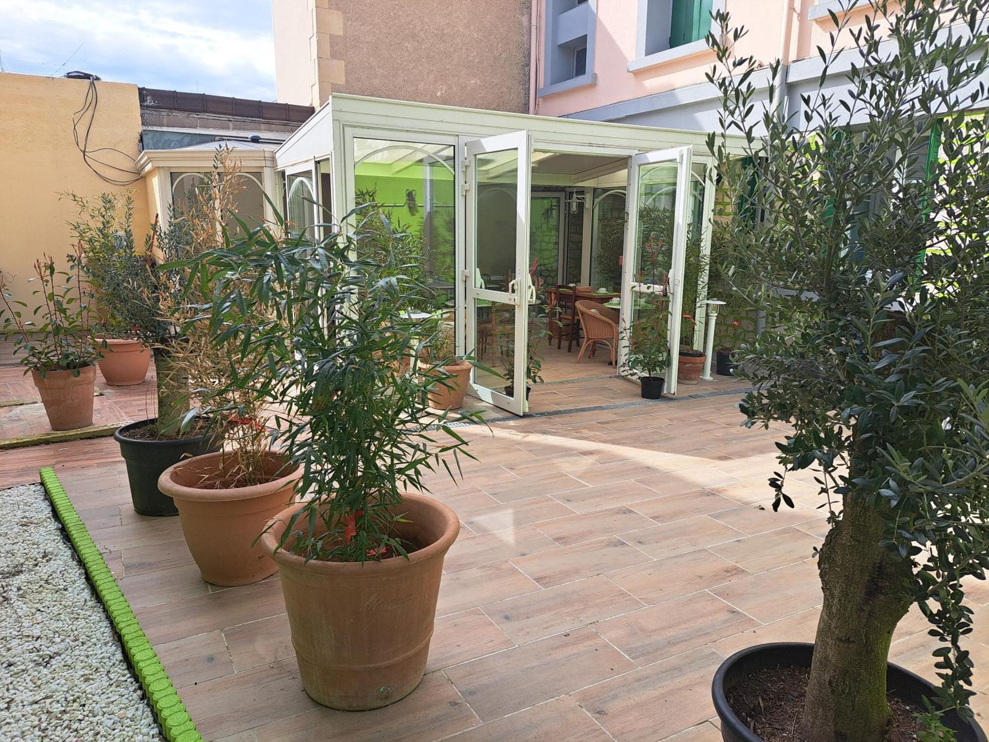 נבר Hotel Beausejour מראה חיצוני תמונה